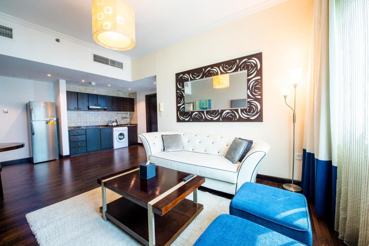 First Central Hotel Suites Дубай Екстериор снимка