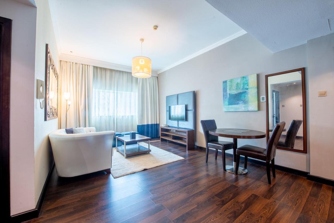 First Central Hotel Suites Дубай Екстериор снимка