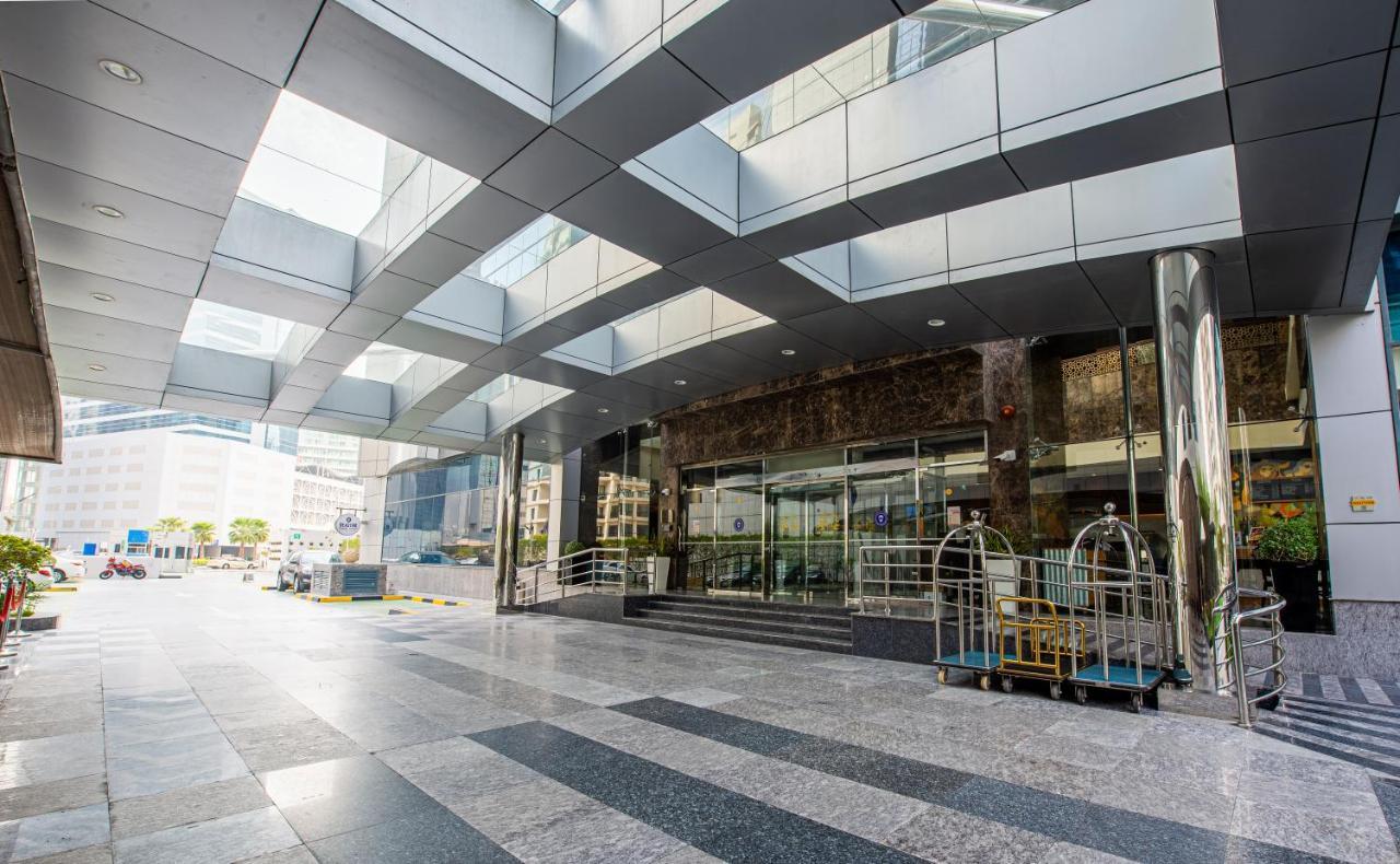 First Central Hotel Suites Дубай Екстериор снимка