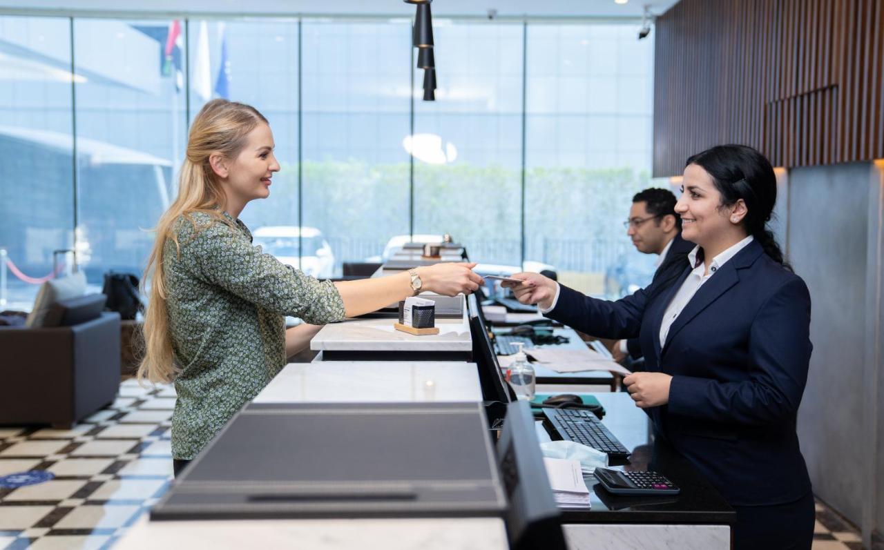 First Central Hotel Suites Дубай Екстериор снимка