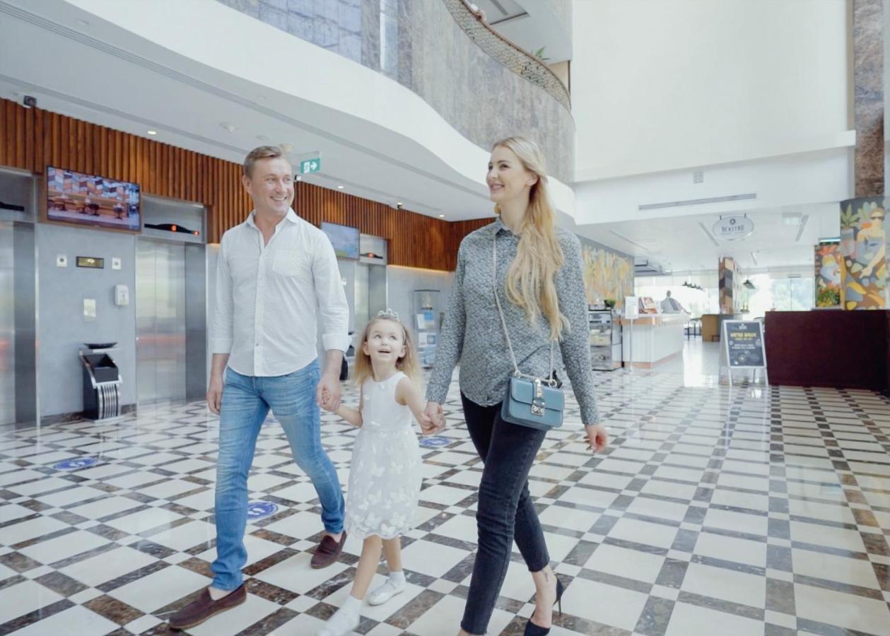 First Central Hotel Suites Дубай Екстериор снимка