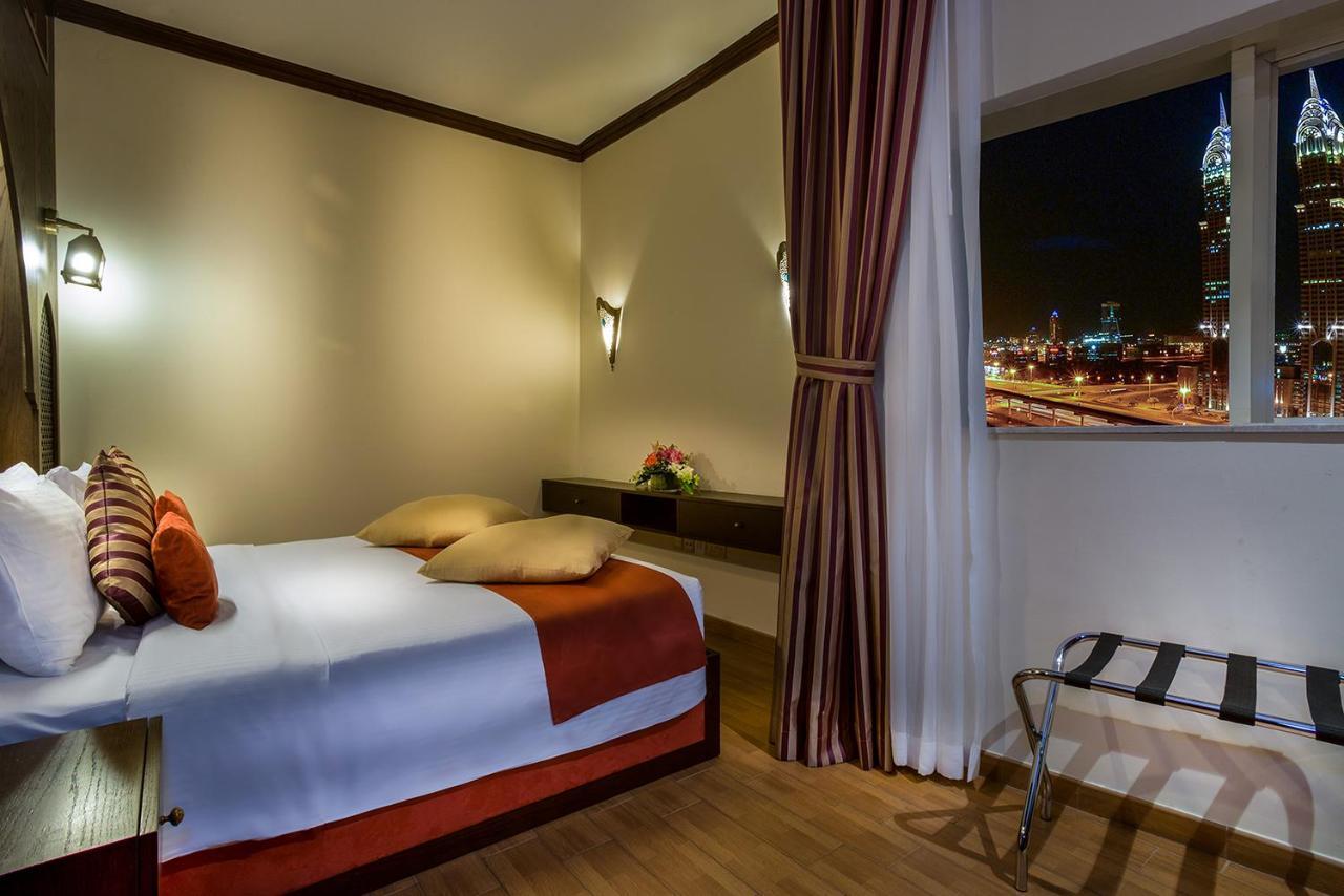 First Central Hotel Suites Дубай Екстериор снимка