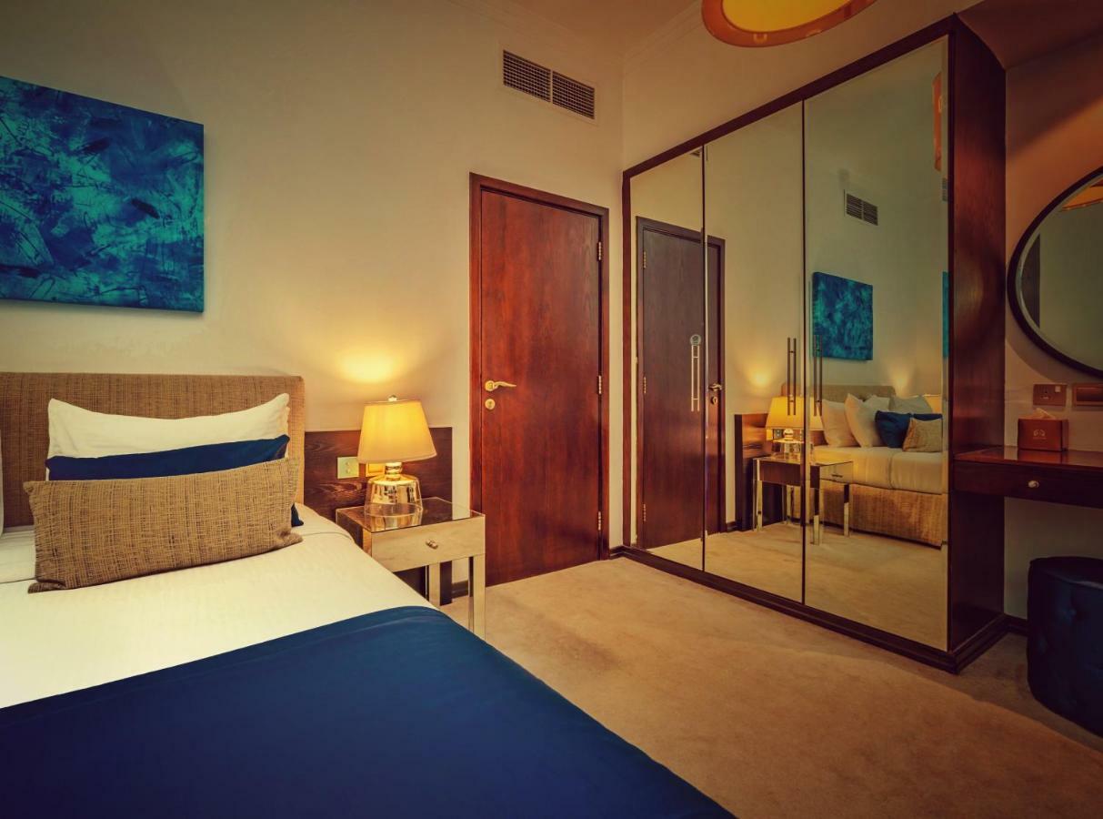 First Central Hotel Suites Дубай Екстериор снимка