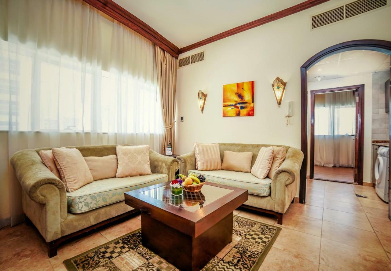 First Central Hotel Suites Дубай Екстериор снимка
