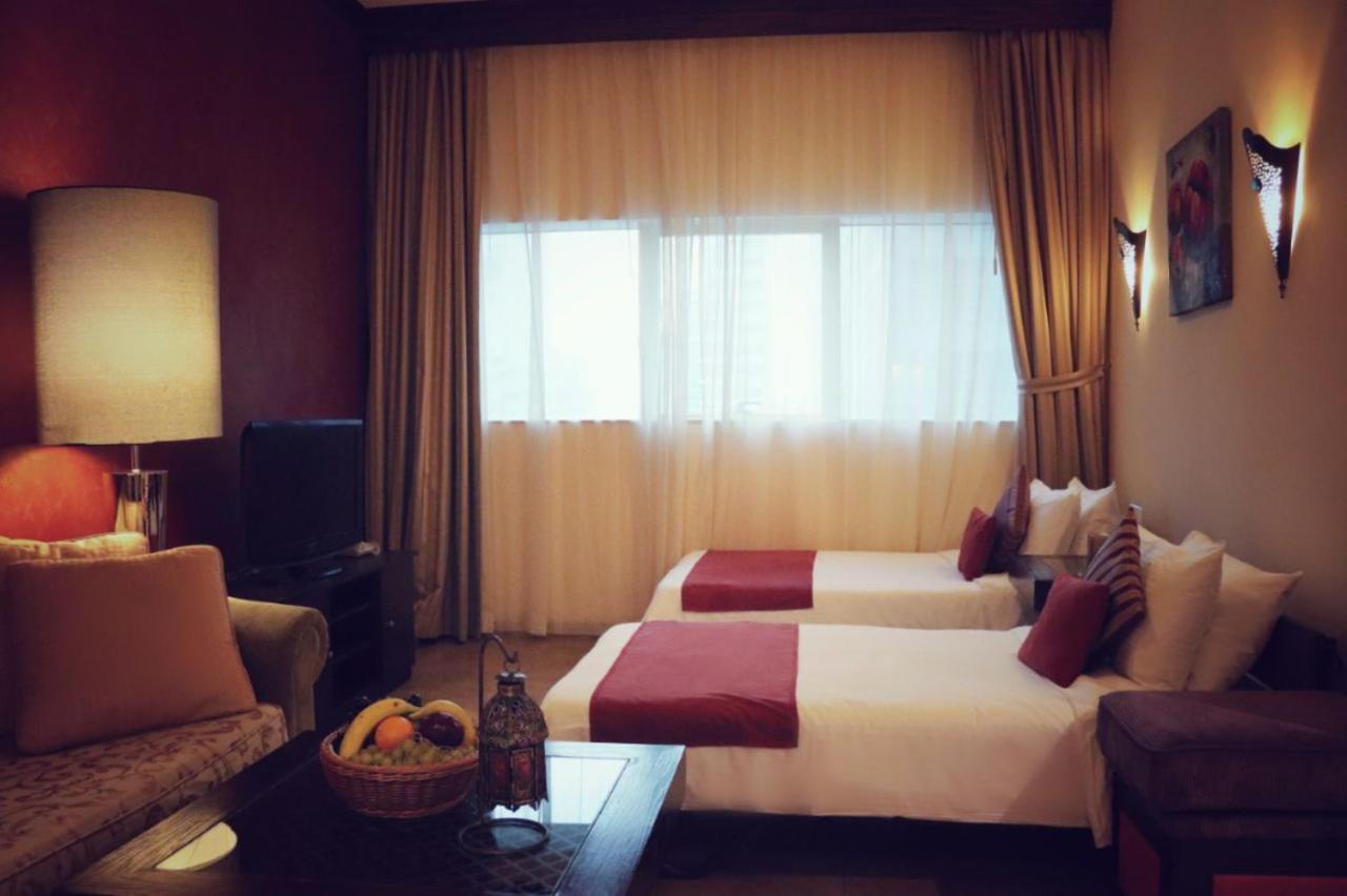 First Central Hotel Suites Дубай Екстериор снимка