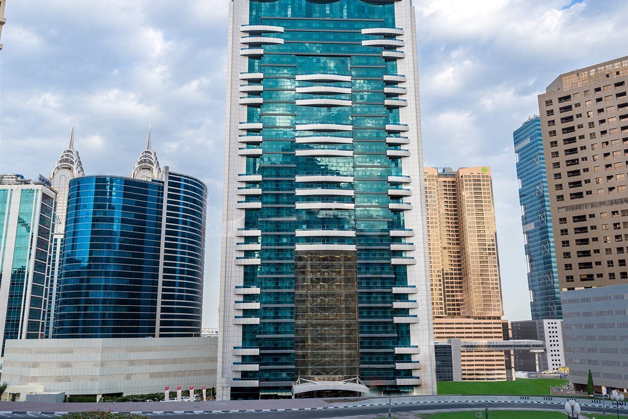 First Central Hotel Suites Дубай Екстериор снимка