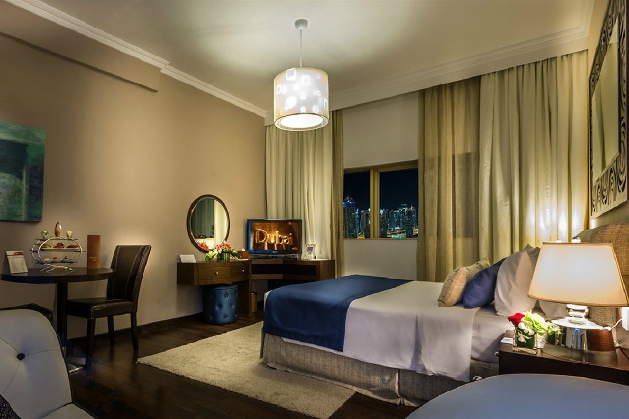 First Central Hotel Suites Дубай Екстериор снимка