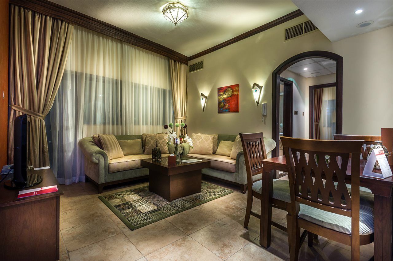 First Central Hotel Suites Дубай Екстериор снимка